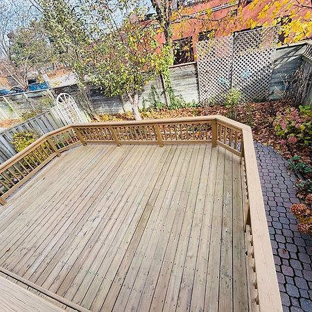 Room With Private Patio Next To Toronto Airport ミシサガ エクステリア 写真